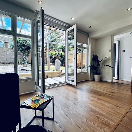 Вилла Entire Modern House In Tamworth - 2 Double Beds + Free Parking Экстерьер фото